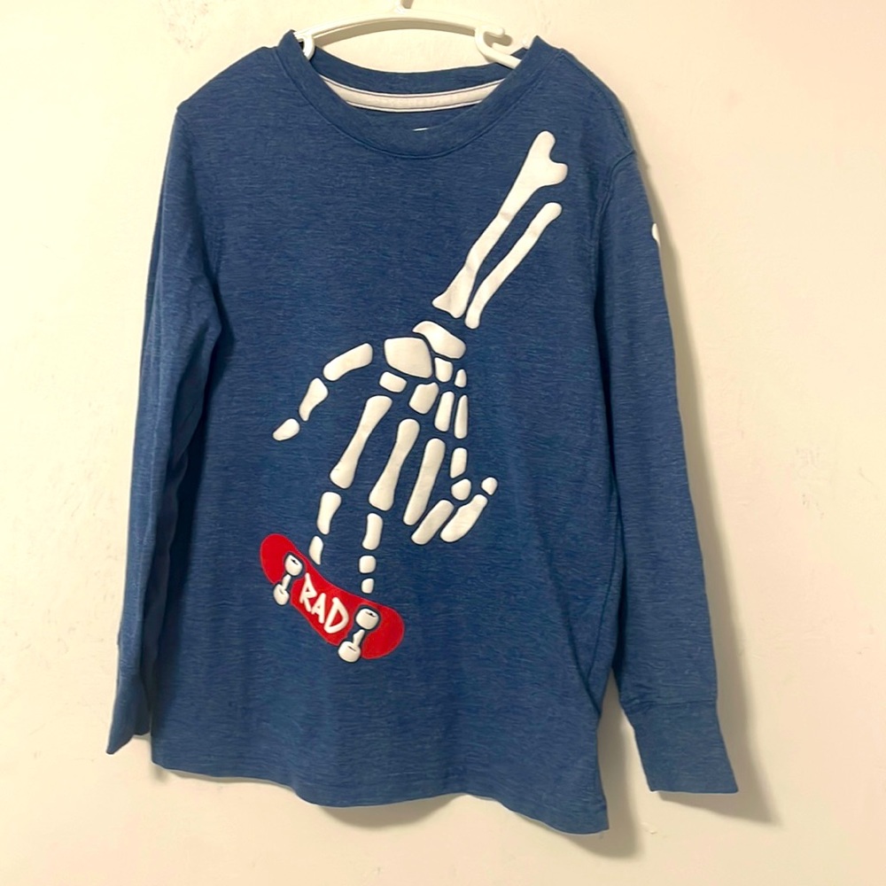 Old navy glow in the dark for kids.US 6